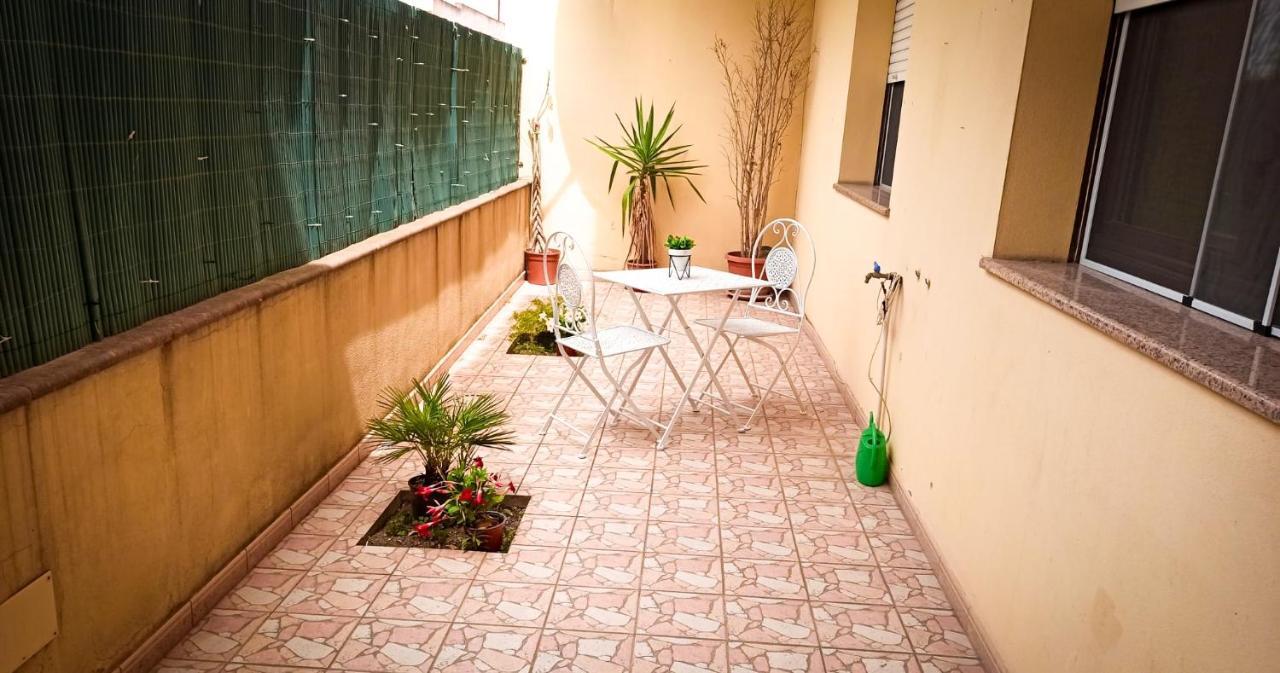 Domumontegrappa - Appartamento Indipendente Con Giardino - Сесту Екстер'єр фото